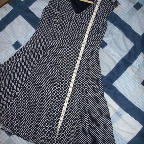 PRICE DROP!  Ann Taylor Navy/White Polka dot fit & flare 0 - Picture 14 of 16